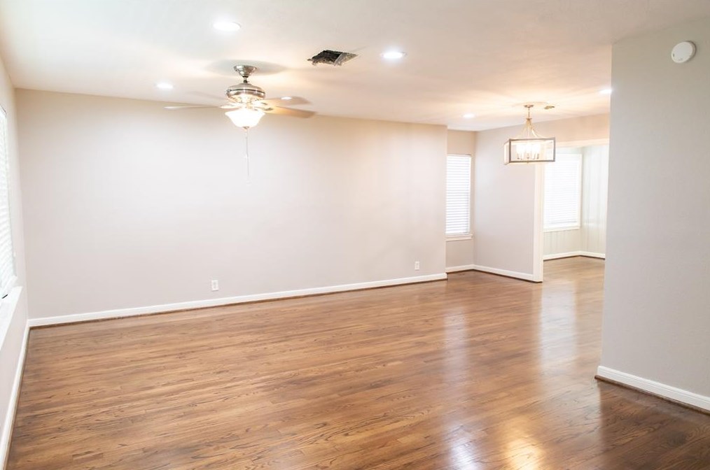 8527 Greenbush St, Houston, TX 77025-3827