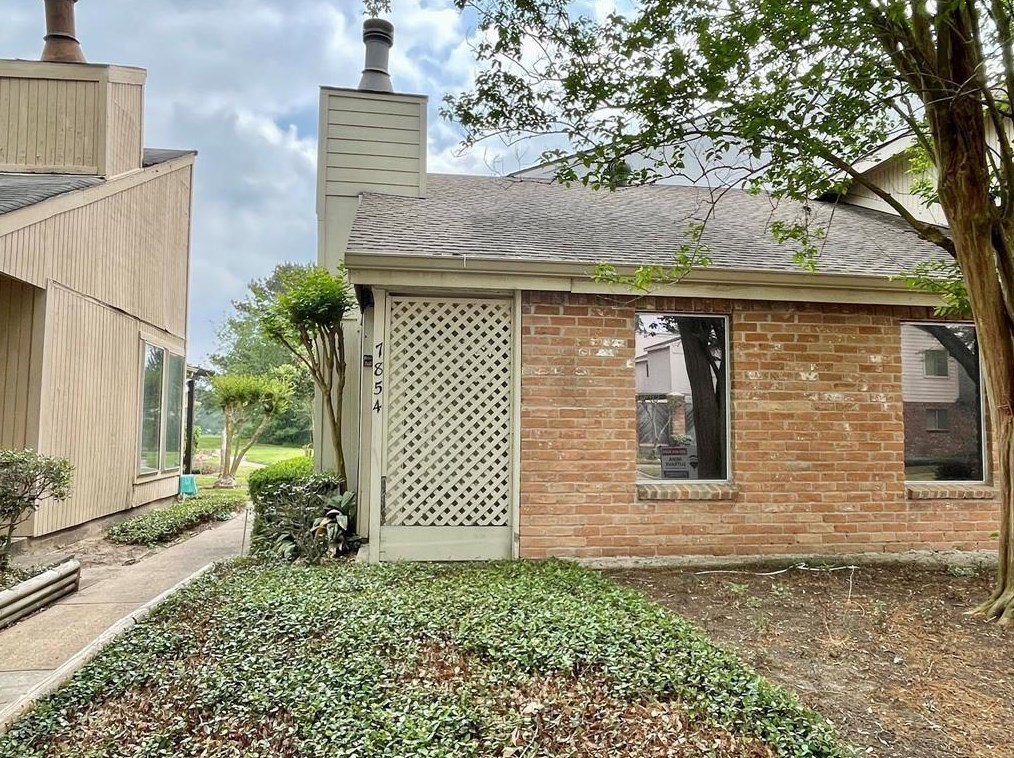 7854 Green Lawn Dr, Houston, TX 77088-4219