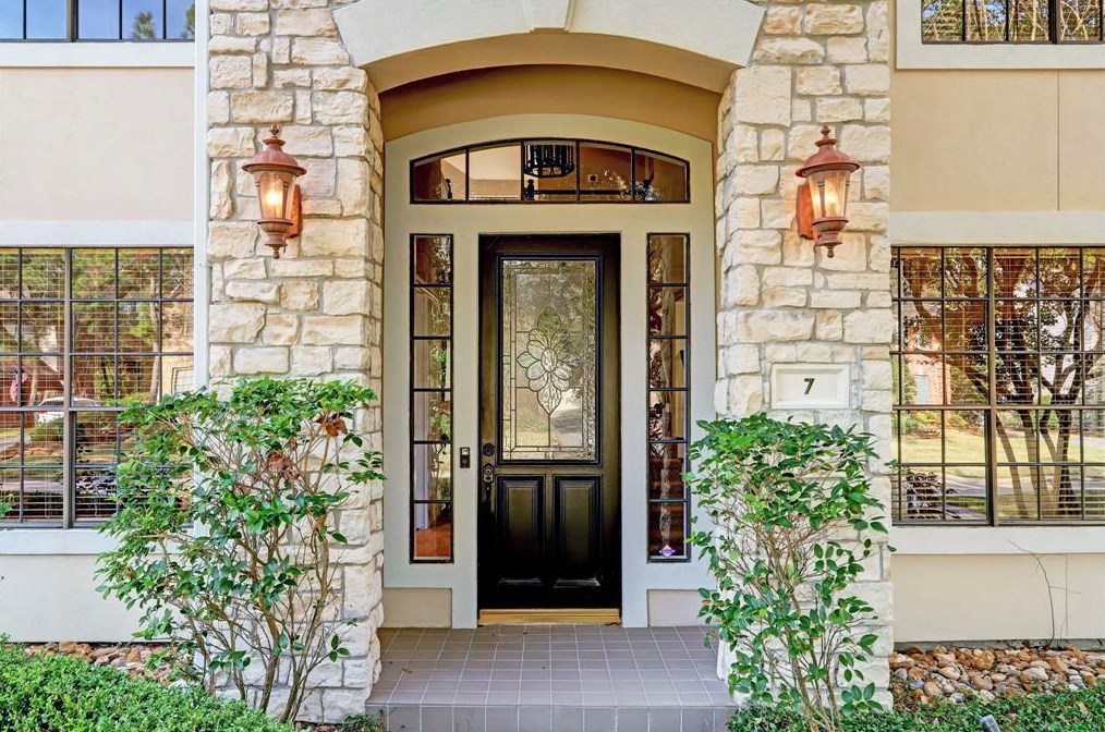 7 Woodmere Pl, Spring, TX 77381-6123