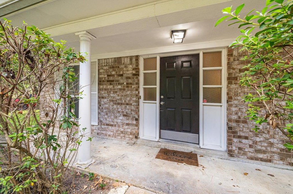 42 S Woodstock Cir Dr, Spring, TX 77381