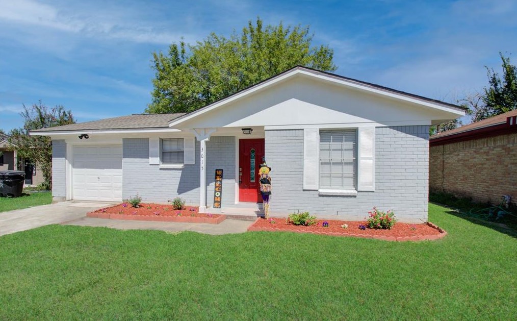 3015 Poe Rd, Houston, TX 77051-4633
