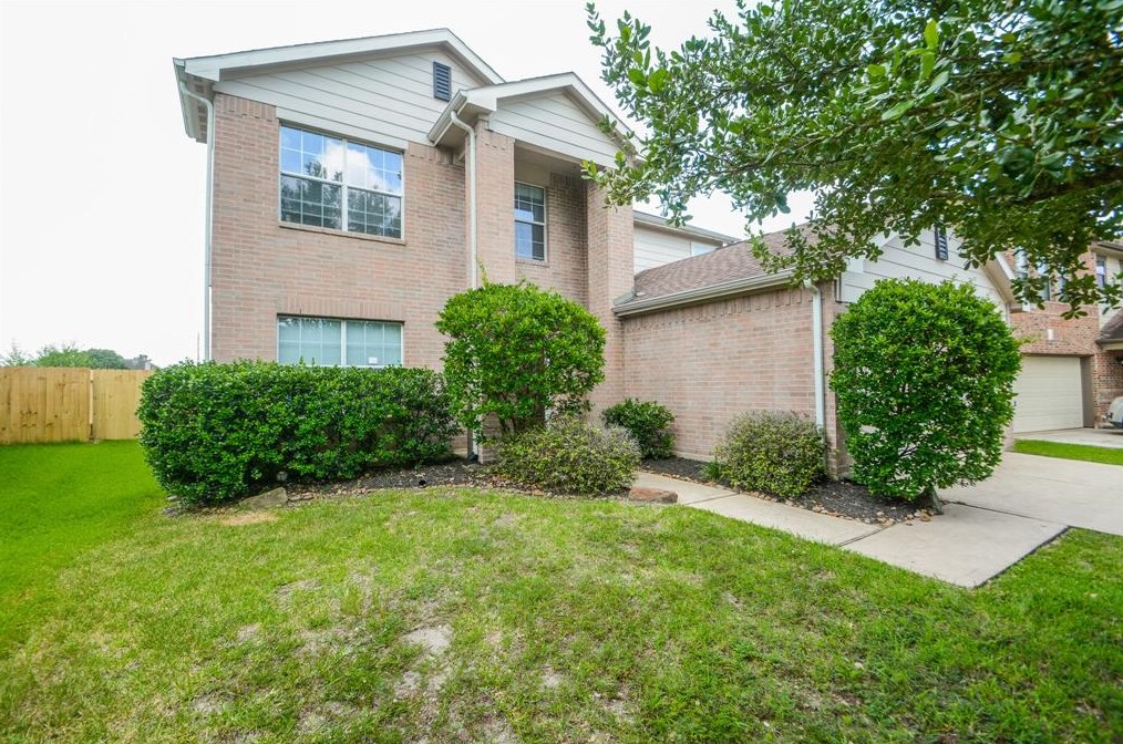 6139 Springbrook Garden Ln, Spring TX  77379-3258 exterior
