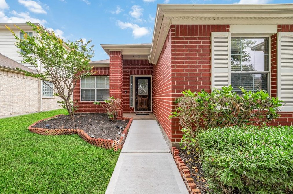 9503 Jowett Pl, Sugar Land, TX 77498