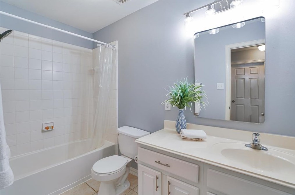 12922 Coopers Hawk Dr, Houston TX  77044-4403 exterior