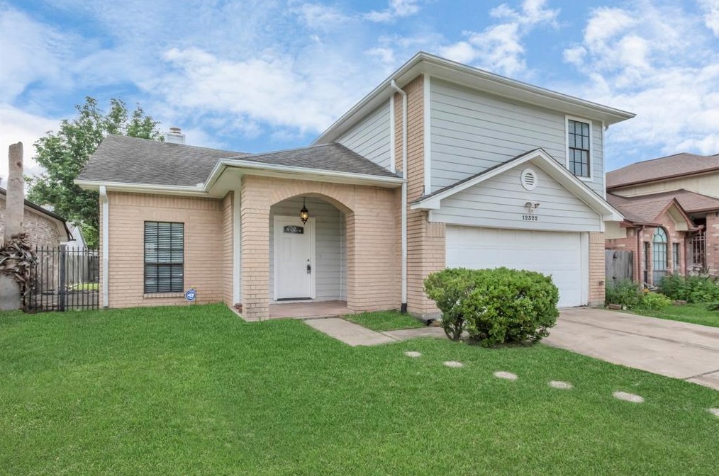 12322 Meadow Ridge Dr, Stafford, TX 77477