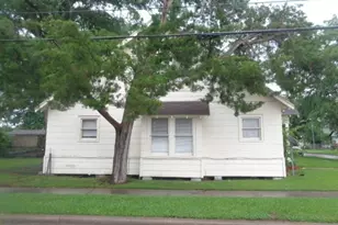 3230 Ohio St, Baytown, TX 77520 - Photo 4
