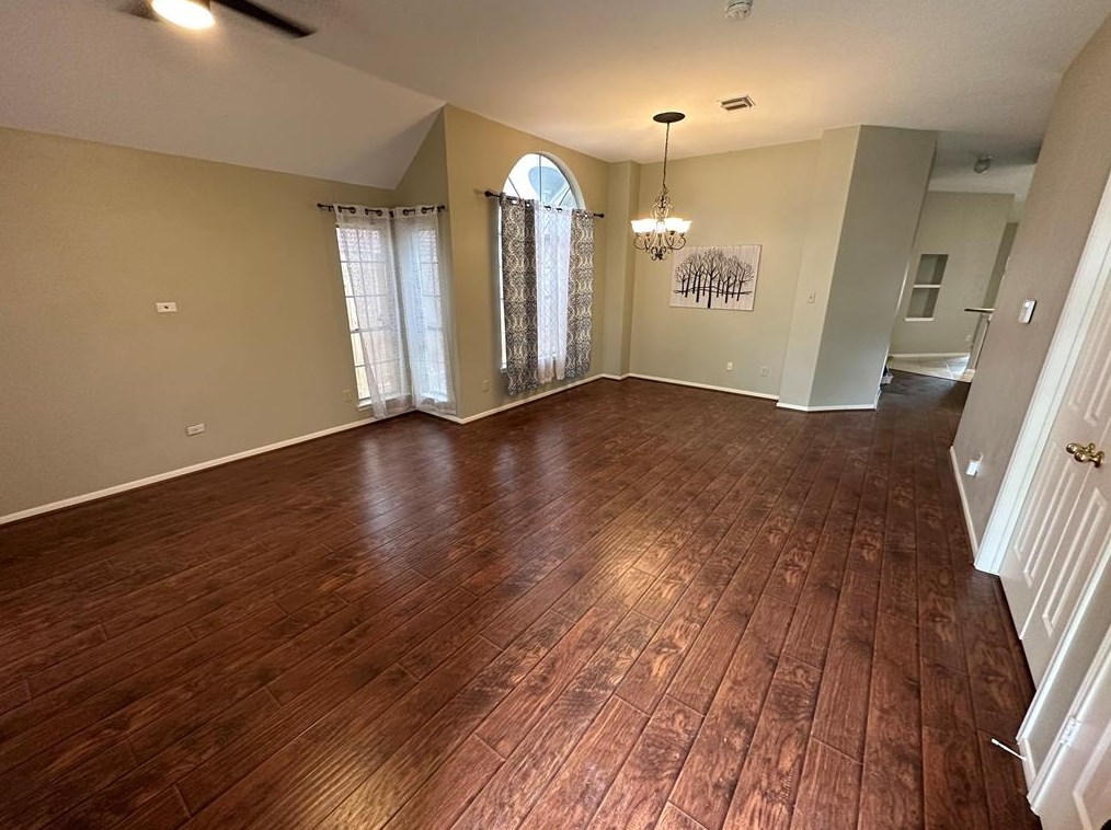 1305 S Heron Dr, Taylor Lake Village, TX 77586