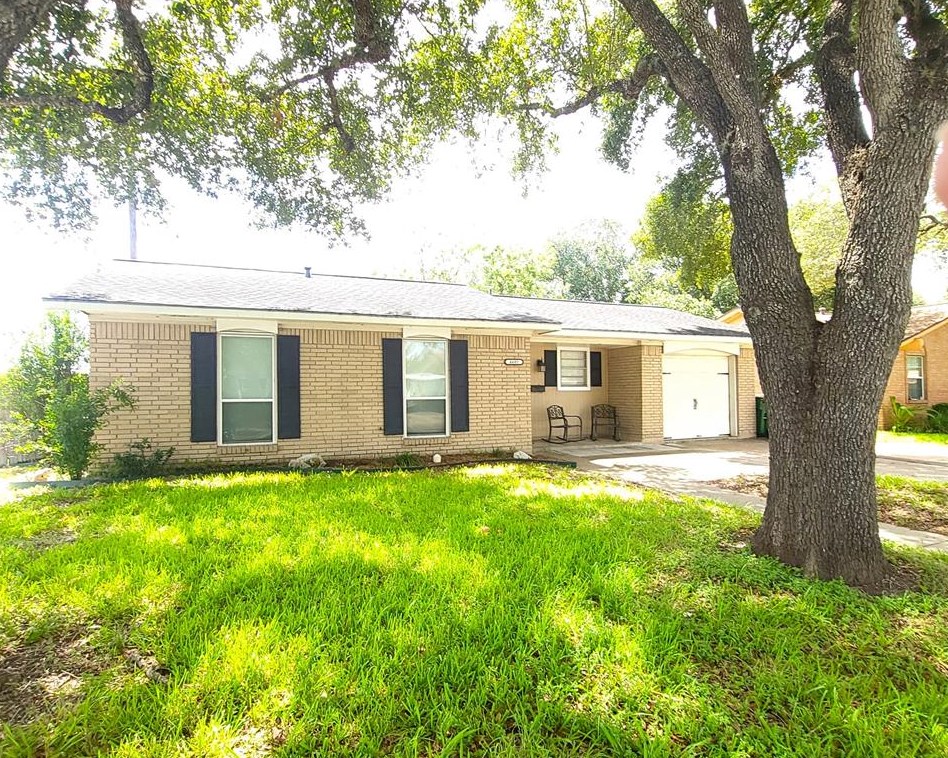 4601 Evergreen St, Victoria, TX 77904