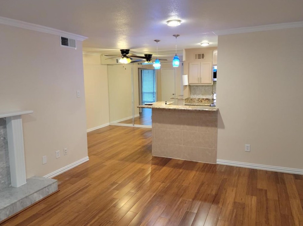 4635 Wild Indigo St, Houston, TX 77027-7093