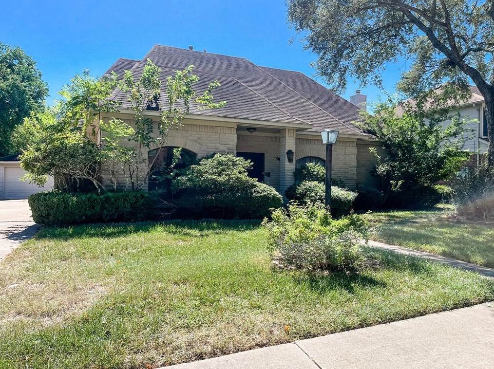 2115 Redcliff Dr, Missouri City, TX 77489