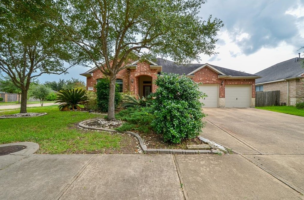 4019 Jade Cove Ln, Sugar Land, TX 77479