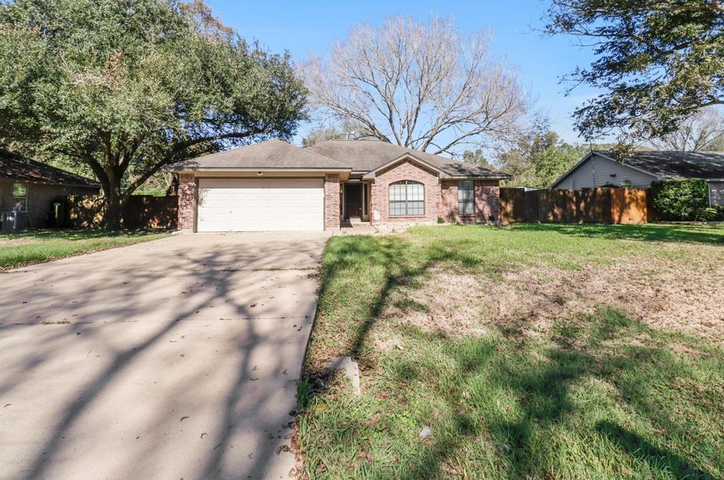 14 Nelson Ct, Jones Creek, TX 77541-9743