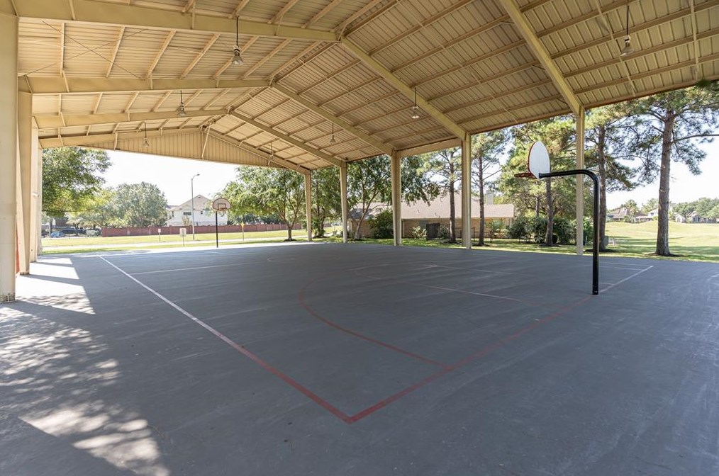 10626 Lyndon Mdw Dr, Houston TX  77095-6666 exterior