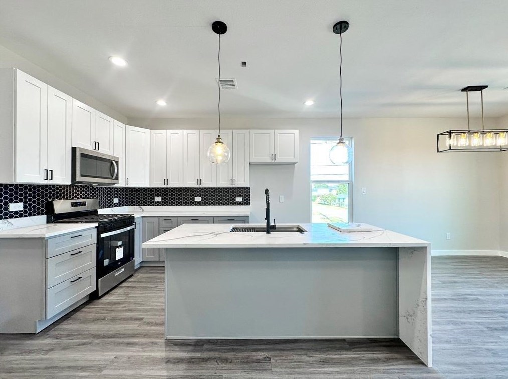 3319 Stassen St, Houston, TX 77051