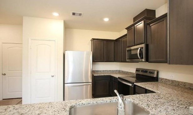 564 Solomon Ln, Pattison, TX 77423