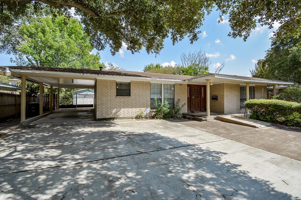 5406 Beechnut St, Houston, TX 77096-1216