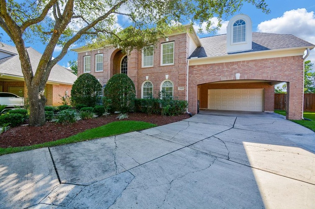 7819 Northwoods Dr, Sugar Land, TX 77479-6429