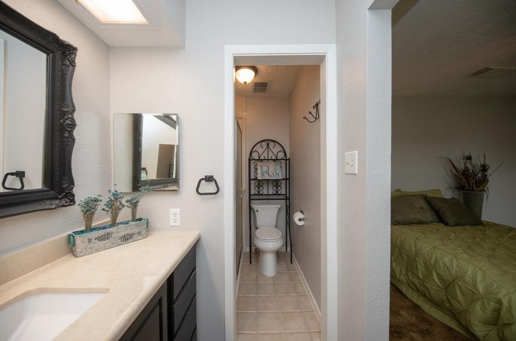 6543 Briar Byu Dr, Houston TX  77072-1769 exterior