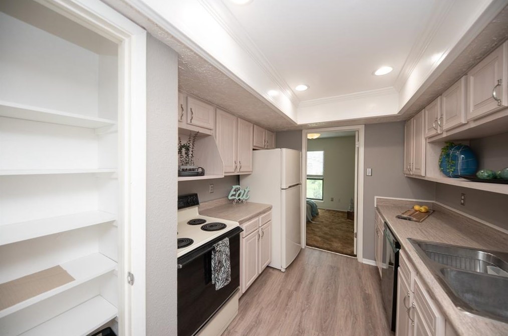 6543 Briar Byu Dr, Houston TX  77072-1769 exterior