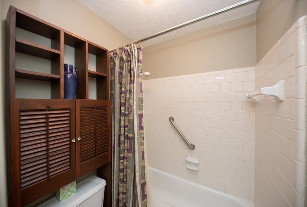 6543 Briar Byu Dr, Houston TX  77072-1769 exterior