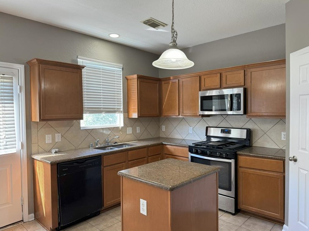 32410 Cross Spring Park Ln, Conroe, TX 77385