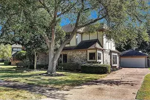 2442 Hodges Bend Cir, Sugar Land, TX 77479 - Photo 2