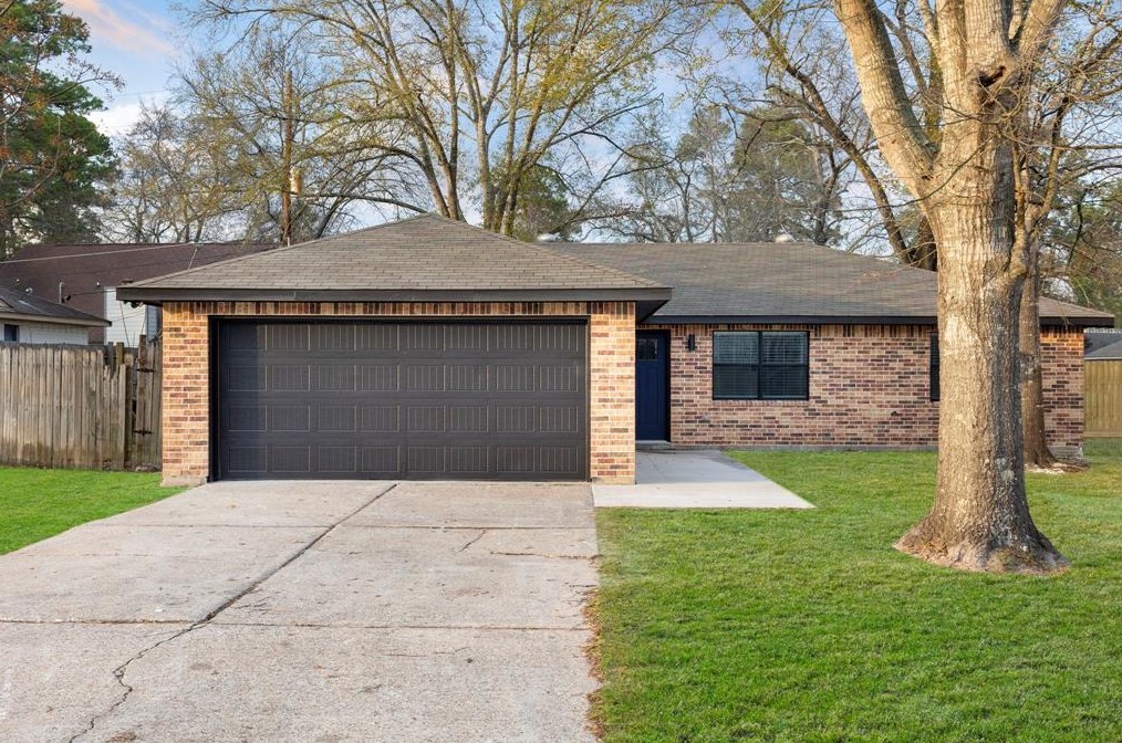 9933 Gannet Ct, Conroe, TX 77385