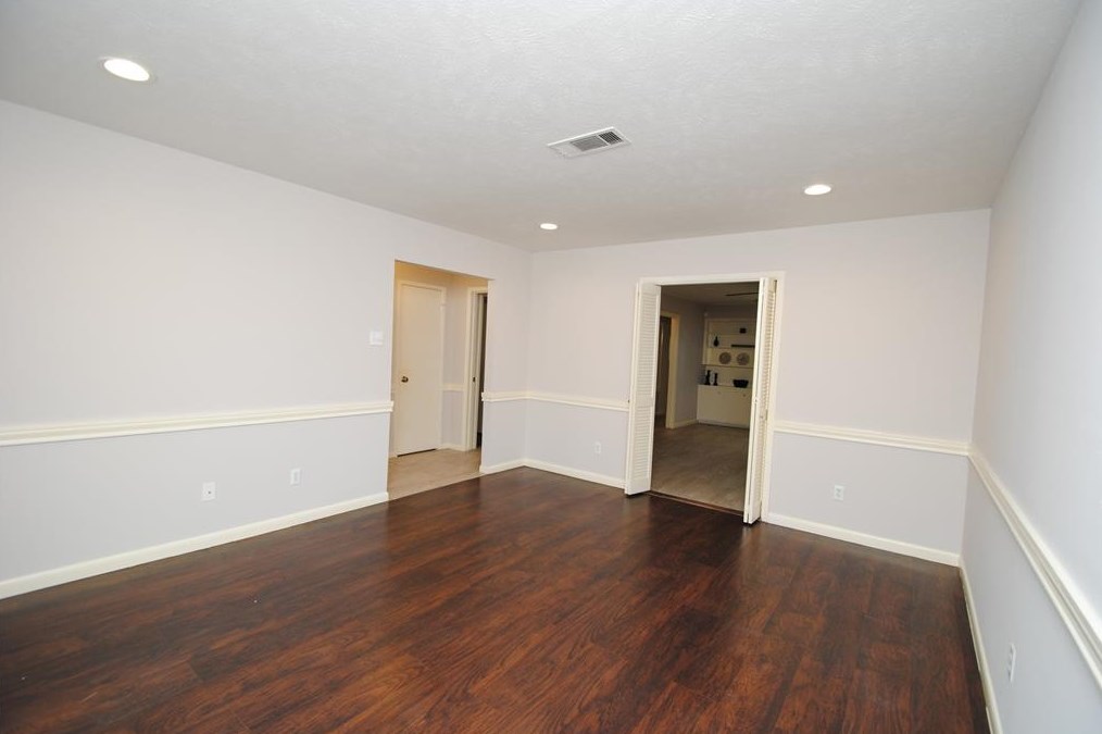 10659 Northbrook Dr, Houston TX  77043-4141 exterior