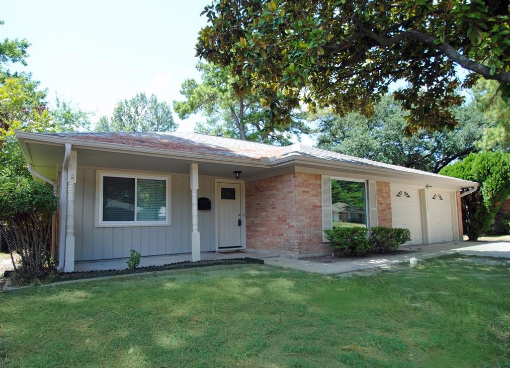10659 Northbrook Dr, Houston, TX 77043