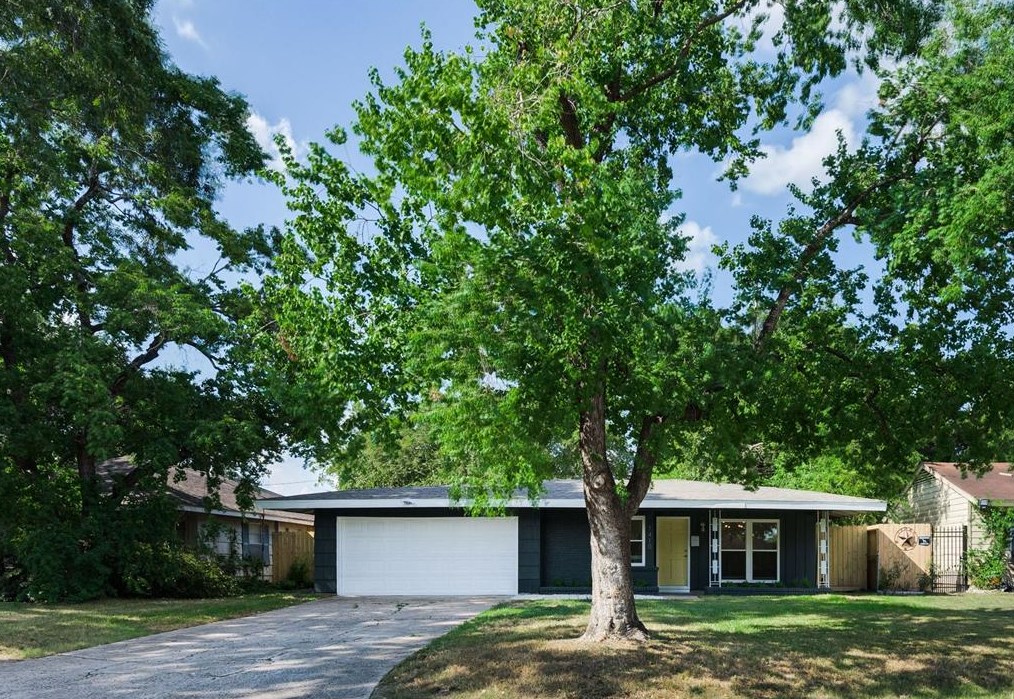 7410 Dearborn St, Houston TX  77055-3714 exterior