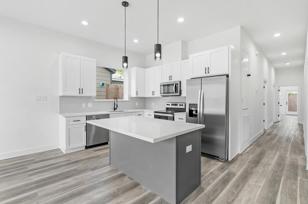 8316 Corinth St, Houston, TX 77051-1413