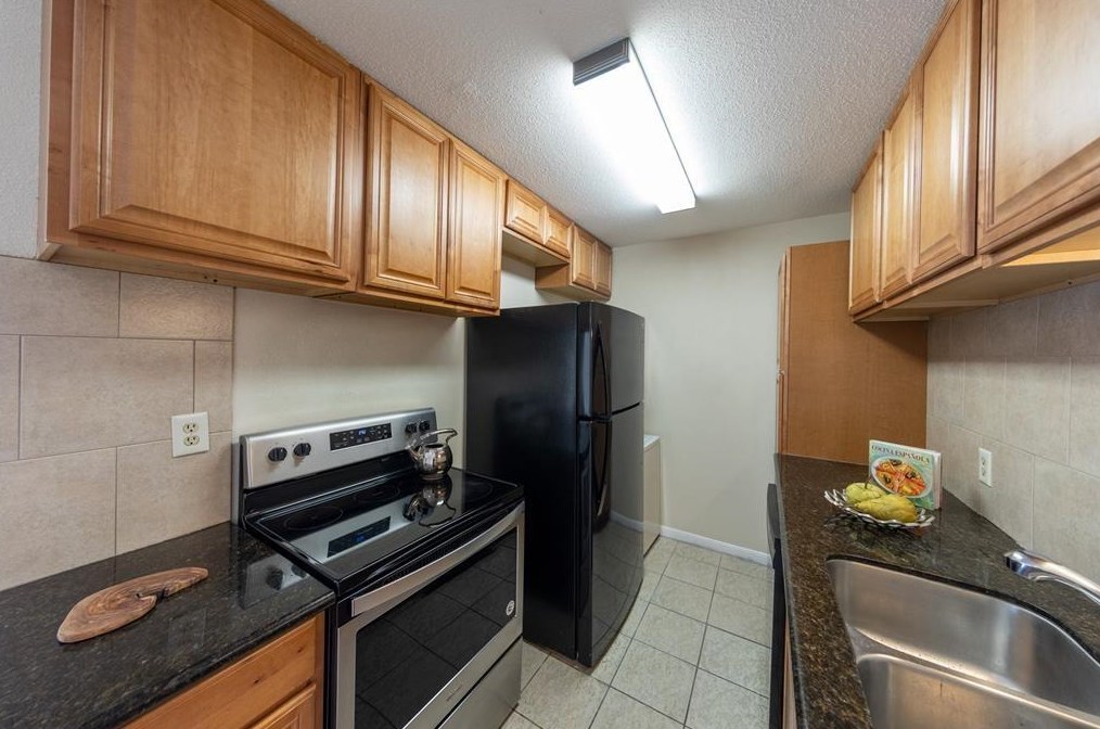 2100 Wilcrest Dr Apt 141, Houston, TX 77042