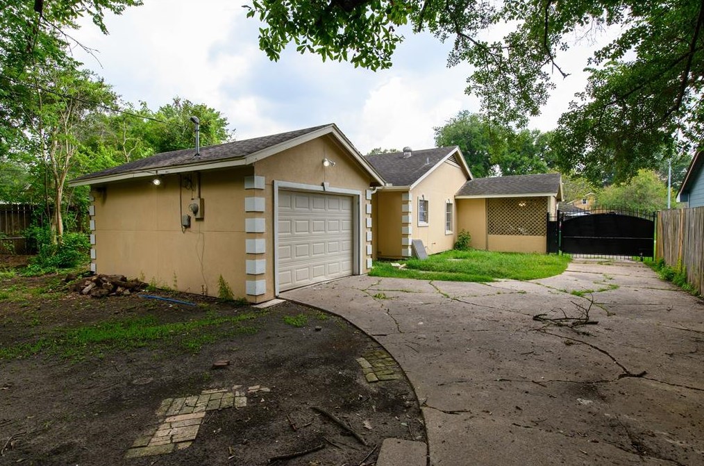 4015 Wynona St, Houston, TX 77087