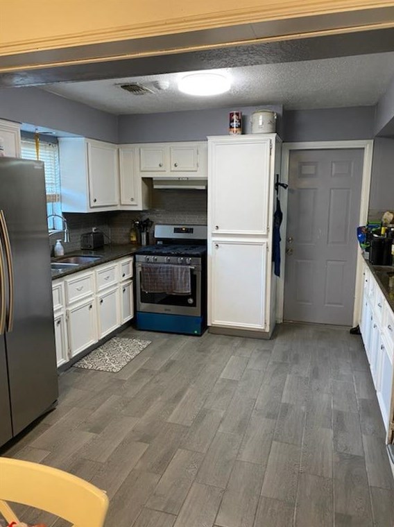 907 Twin Falls Rd, Houston, TX 77088-1917
