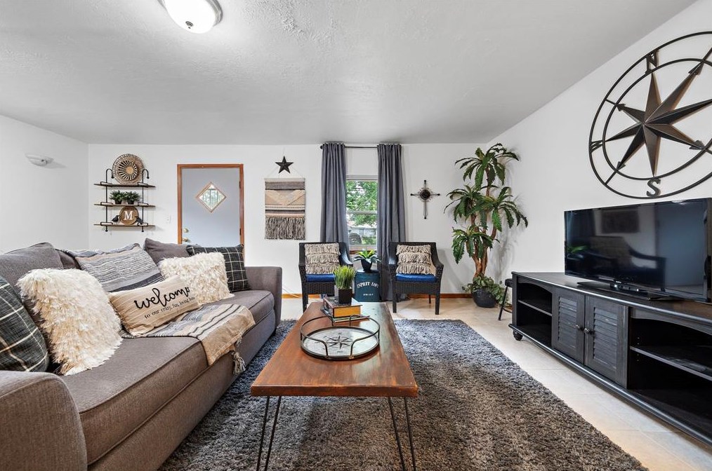 3225 Kowis St, Houston, TX 77093-2615