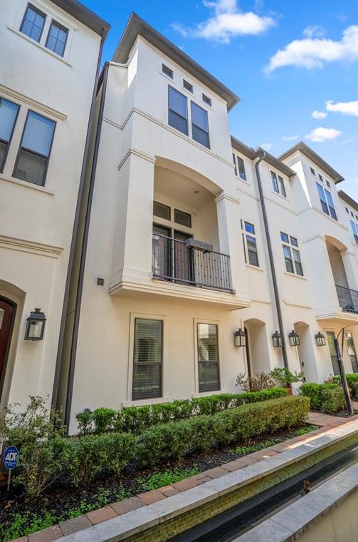 650 Nagle St, Houston, TX 77003-2341
