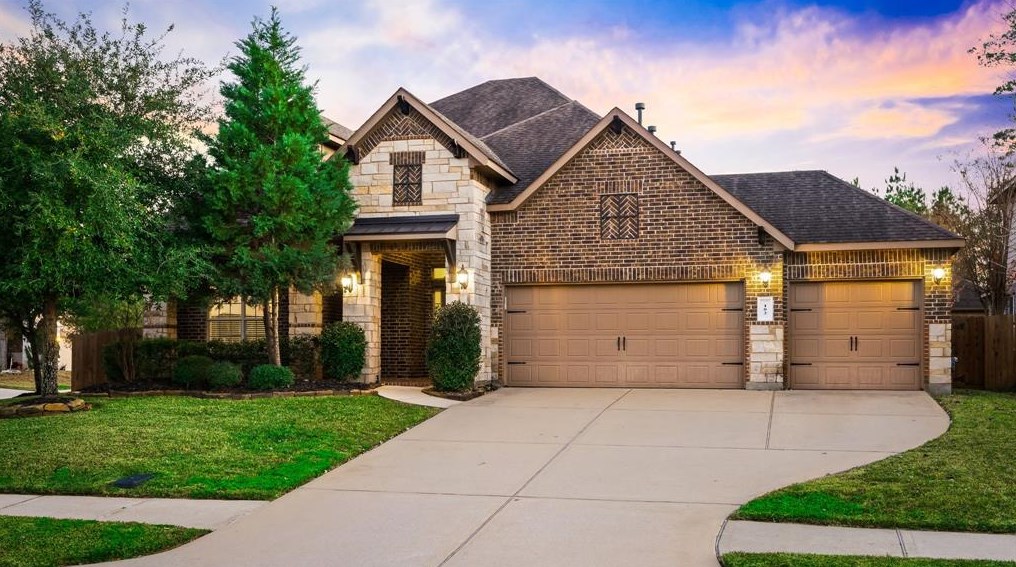 103 Pheasant Run Dr, Conroe, TX 77384-2117