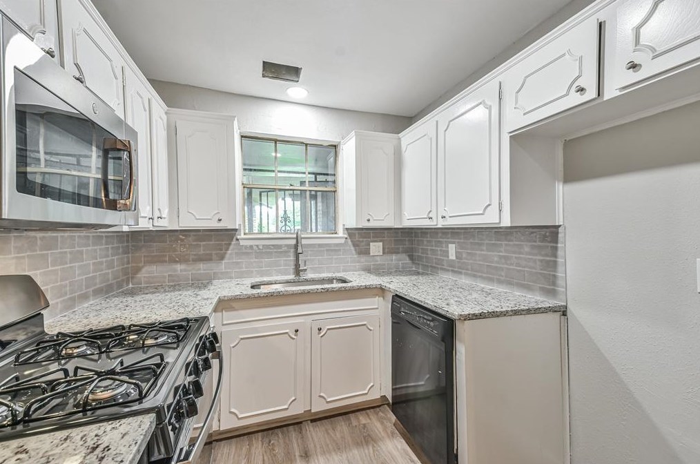 1315 Diplomat Way, Houston TX  77088-5021 exterior