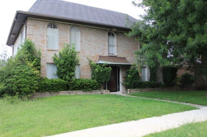 10826 Bob White Dr, Houston, TX 77096