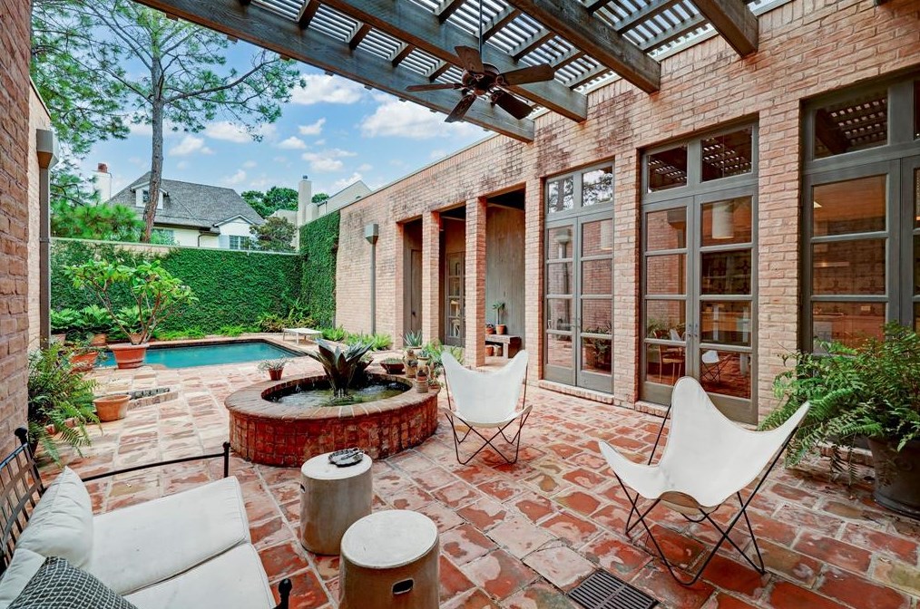 2819 Ferndale St, Houston TX  77098-1115 exterior