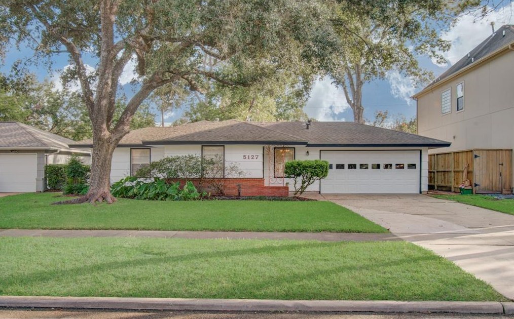 5127 Mimosa Dr, Bellaire, TX 77401