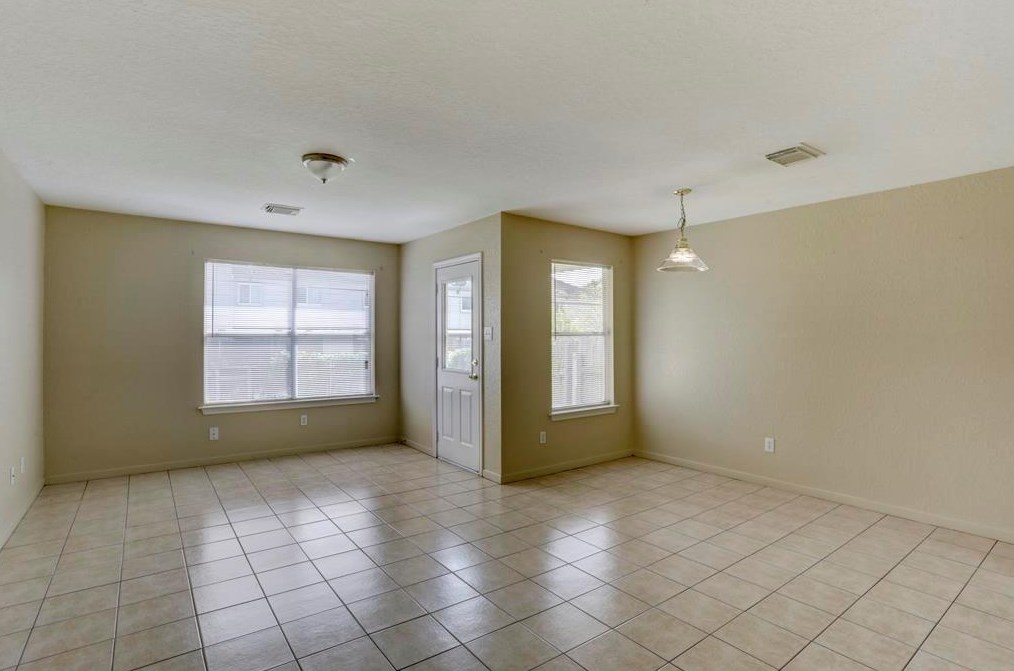 2116 Whittier Dr, Houston, TX 77032