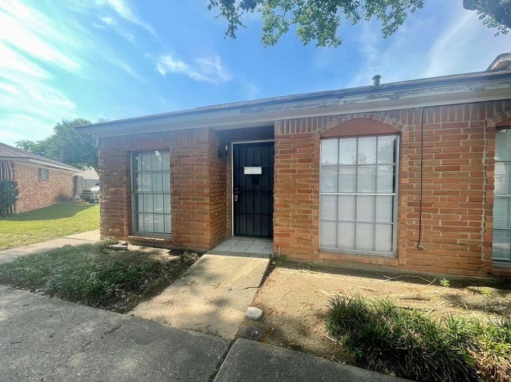 1935 Campbell Rd, Houston, TX 77080