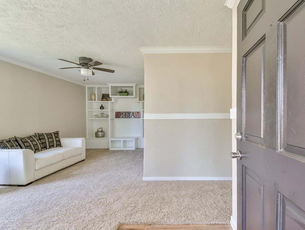 2121 Kingsdale Dr, Deer Park, TX 77536