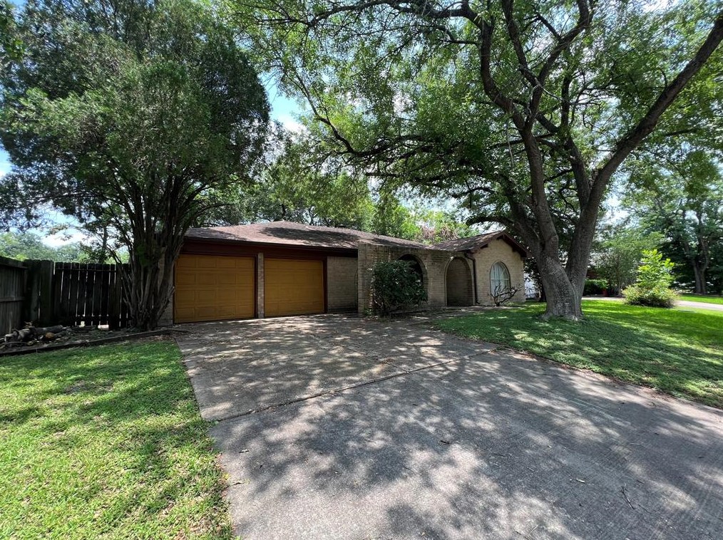11827 Mclain Blvd, Houston, TX 77071-3333