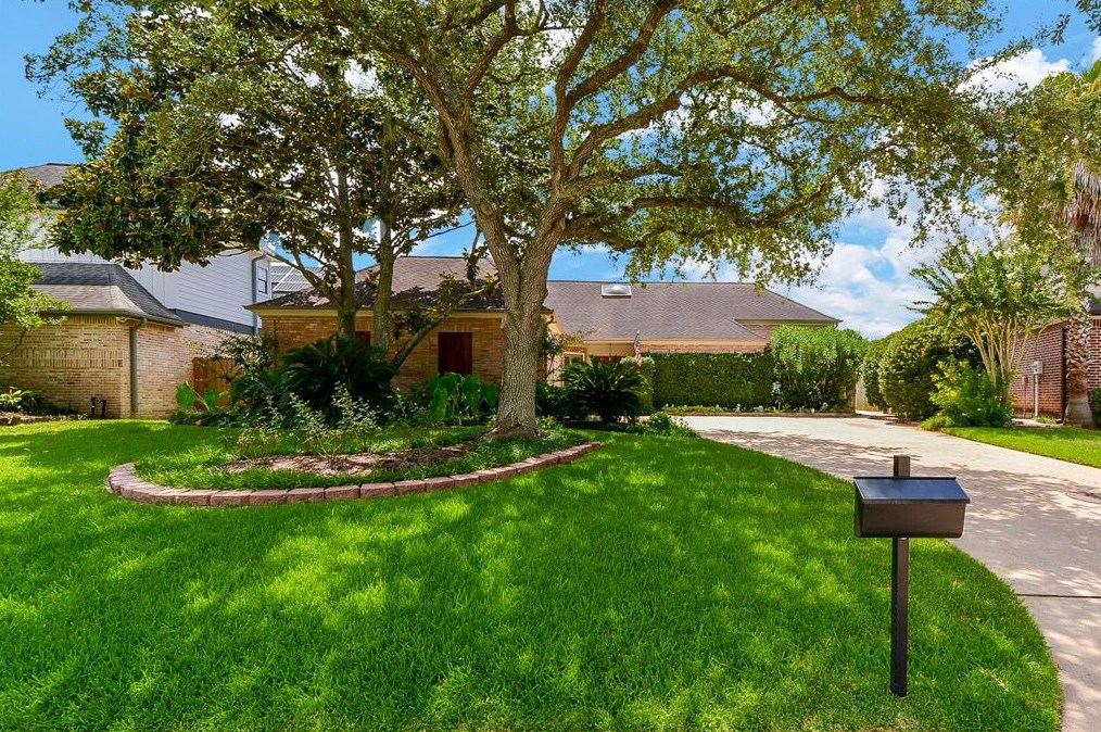 1231 Creekford Cir, Sugar Land, TX 77478