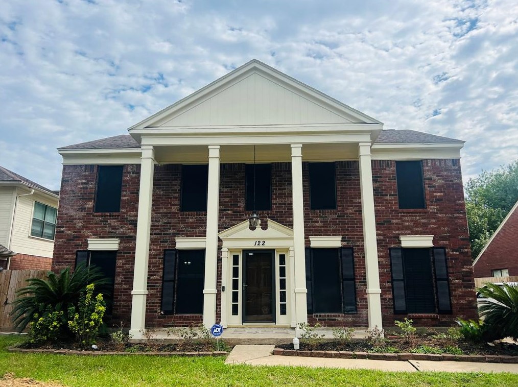 122 Hidden Lake Dr, League City, TX 77573
