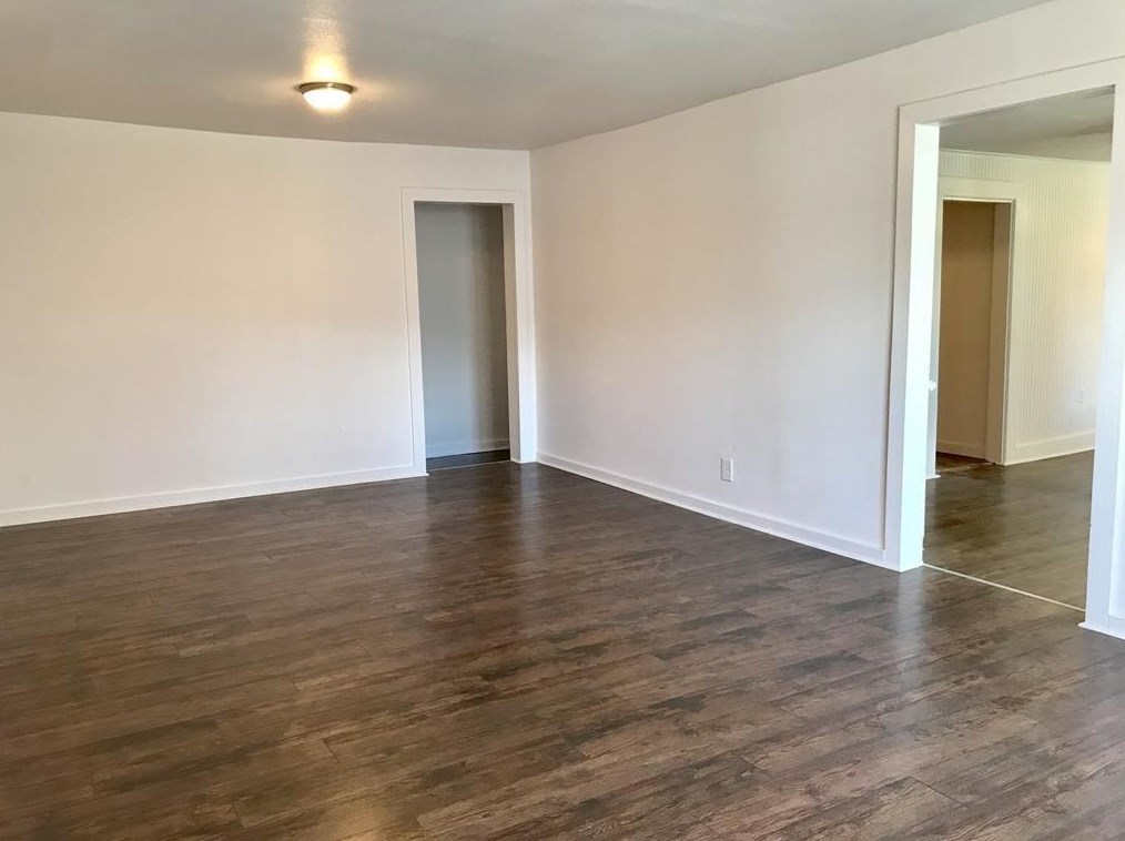 1301 Wright St, Jones Creek, TX 77437