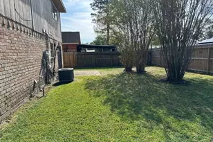 8715 Valley Ledge Dr, Houston, TX 77078 - Photo 12