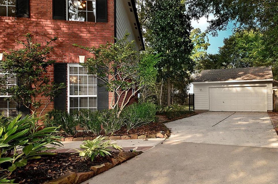 27 Lantern Hollow Pl, Spring TX  77381-4601 exterior